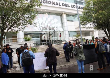 COMUNEROS-KICHWAS-CORTE-CONSTITUCIINAL Quito, martes 20 de febrero del 2024 Comuneros y comuneras Kichwas de la Amazonia, acudieron a un planton en la Corte Constitucional, para solicitar se de respuesta al caso del derrame de 15800 de hidrocarburos derramados el 7 de abril del 2020, que afectan a sus comunidades. Fotos:Rolando Enriquez/API Quito Pichincha Ecuador EVN-COMUNEROS-KICHWAS-CORTE-CONSTITUCIINAL-4108fc8e2cfa117cddeb4a52abefe5d4 *** KICHWAS COMMUNALS IN THE CONSTITUTIONAL COURT Quito, Tuesday, February 20, 2024 Kichwa community members of the Amazon, went to a sit-in at the Constitut Stock Photo