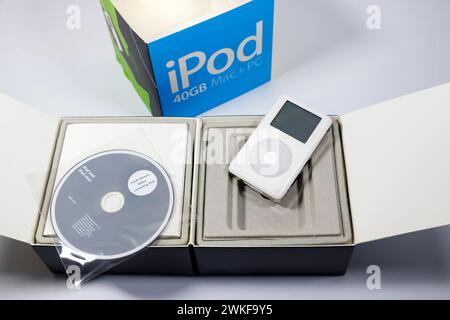 Apple iPod 40GB ホワイト/シルバー Apple iPod classic 4th Generation White (40 GB) for sale