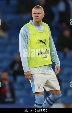 Erling Håland of Manchester City in the pregame warmup session during the Premier League match Manchester City vs Brentford at Etihad Stadium, Manchester, United Kingdom, 20th February 2024  (Photo by Mark Cosgrove/News Images) Stock Photo