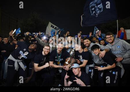 Naples, Italy. 19th Feb, 2024. Players of GeVi Napoli Basket, celebrate with supporters after the victory against EA7 Emporio Armani Milan of Frecciarossa Final Eight 2024 (Photo by Pasquale Gargano/Pacific Press) Credit: Pacific Press Media Production Corp./Alamy Live News Stock Photo