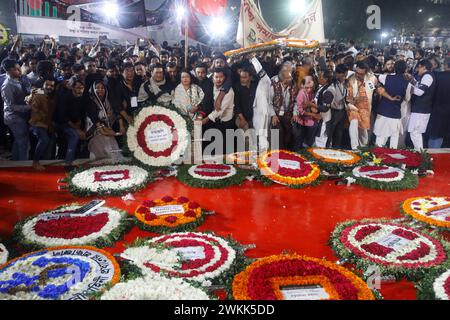 Dhaka, Bangladesh - February 21, 2024: On the occasion of Martyr's Day and International Mother Language Day, common people flock late at night to pay Stock Photo