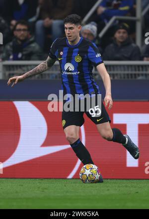 Milan, Italy. 20th Feb, 2024. Alessandro Bastoni of FC Internazionale during the UEFA Champions League match at Giuseppe Meazza, Milan. Picture credit should read: Jonathan Moscrop/Sportimage Credit: Sportimage Ltd/Alamy Live News Stock Photo