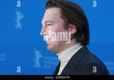 Berlin, Germany, 21st February 2024, Paul Dano at the photo call for the film Spaceman at the 74th Berlinale International Film Festival. Photo Credit: Doreen Kennedy / Alamy Live News. Stock Photo