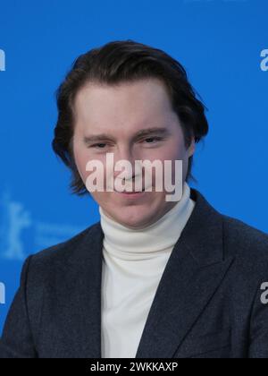 Berlin, Germany, 21st February 2024, Paul Dano at the photo call for the film Spaceman at the 74th Berlinale International Film Festival. Photo Credit: Doreen Kennedy / Alamy Live News. Stock Photo