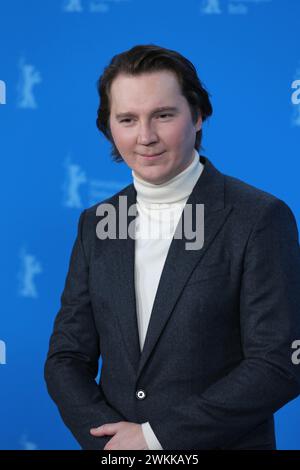 Berlin, Germany, 21st February 2024, Paul Dano at the photo call for the film Spaceman at the 74th Berlinale International Film Festival. Photo Credit: Doreen Kennedy / Alamy Live News. Stock Photo