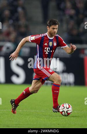 Xabi Alonso FC Bayern MŸnchen  1 Fussball Bundesliga   Saison 2014 / 2015 Borussia Mšnchengladbach -  FC Bayern MŸnchen © diebilderwelt / Alamy Stock Stock Photo