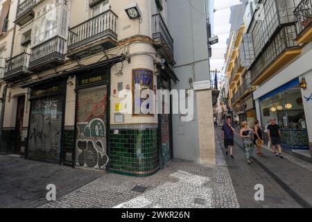 Seville, 07/30/2023. Report of bars and shops closed for holidays, and other bars that take the opportunity to close. Alcaicería Street. Photo: Raúl Doblado. ARCHSEV. Credit: Album / Archivo ABC / Raúl Doblado Stock Photo