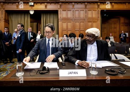 THE HAGUE - Tomohiro Mikanagi (l), Director General of the Office for ...