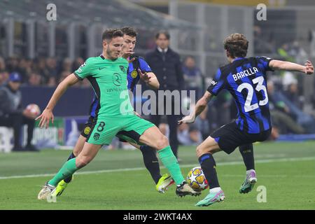 Italy, Milan, february 20 2024: Saul Niguez (Atl. Madrid) fights for the ball in the first half during soccer game FC Inter vs Atletico de Madrid, UCL 2023-2024, round of 16 1st leg (Photo by Fabrizio Andrea Bertani/Pacific Press/Sipa USA) Stock Photo
