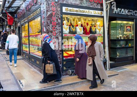February 22, 2024: Istanbul, Turkey, February 22, 2024: People shopping in the historical Grand Bazaar and its surroundings in the country where high inflation continues before the interest rate decision. The Central Bank of the Republic of TÃ¼rkiye announced its interest rate decision. In February, it kept the policy rate constant at 45 percent, in line with expectations. (Credit Image: © Tolga Ildun/ZUMA Press Wire) EDITORIAL USAGE ONLY! Not for Commercial USAGE! Stock Photo
