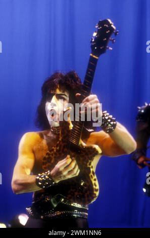 MME4696739 American rock band KISS in concert: vocalist and guitarist Paul Stanley, Rome about 1980/KISS, rock group, Roma 1980 circa -; (add.info.: American rock band KISS in concert: vocalist and guitarist Paul Stanley, Rome about 1980/KISS, rock group, Roma 1980 circa -); © Marcello Mencarini. All rights reserved 2024. Stock Photo