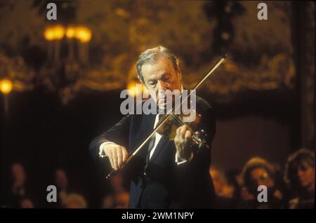 mme4696800-violinist-nathan-