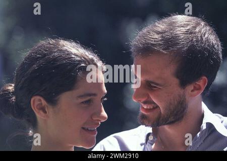 MME4801949 Edoardo Ponti and Elizabeth Gruber 1996 (photo); (add.info.: Spoleto (Perugia), Festival of Two Worlds 1996. Edoardo Ponti, son of Sophia Loren, at the Spoleto Festival for his debut as a theater director of “” Griffin and Sabine””, with his girlfriend, actress Elizabeth Gruber protagonist of the play/Spoleto (Perugia),); © Marcello Mencarini. All rights reserved 2023. Stock Photo