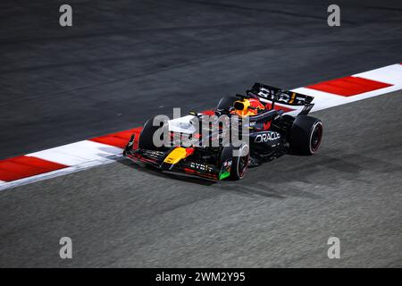 Sakhir, Bahrain. 22nd Feb, 2024. 01 VERSTAPPEN Max (nld), Red Bull Racing RB20, action during the Formula 1 Aramco pre-season testing 2024 of the 2024 FIA Formula One World Championship from February 21 to 23, 2024 on the Bahrain International Circuit, in Sakhir, Bahrain - Photo Eric Alonso/DPPI F1 Pre-season Testing in Bahrain at Bahrain International Circuit on February 22, 2024 in Sakhir, Bahrain. (Photo by HOCH ZWEI) Credit: dpa/Alamy Live News Stock Photo