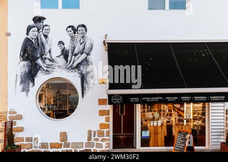 Shop selling local seafood products. Getaria, Guipúzcoa, País Vasco, Spain, Europe Stock Photo