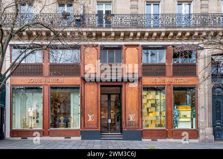Exterior view of a Louis Vuitton store. Louis Vuitton is a French luxury clothing and leather goods brand belonging to the LVMH group Stock Photo