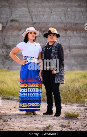 Cassandra Artichoker and Sannita Blue Thunder of the Singacu Lakota Oyate tribe in Badlands National Park, South Dakota. Stock Photo