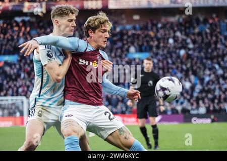 Birmingham, UK. 24th Feb, 2024. Birmingham, England, February 24th 2024: Nicolo Zaniolo (22 Aston Villa) holds off Ryan Yates (22 Nottingham Forest) during the Premier League football match between Aston Villa and Nottingham Forest at Villa Park in Birmingham, England (Natalie Mincher/SPP) Credit: SPP Sport Press Photo. /Alamy Live News Stock Photo