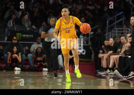 Southern California guard JuJu Watkins warms up before a game against ...