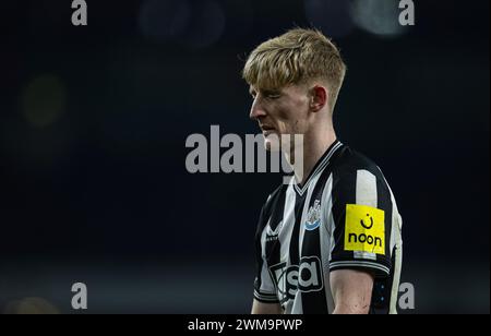 (240225) -- LONDON, Feb. 25, 2024 (Xinhua) -- Newcastle United's Anthony Gordon reacts during the English Premier League match between Arsenal and Newcastle United in London, Britain, Feb. 24, 2024. (Xinhua)FOR EDITORIAL USE ONLY. NOT FOR SALE FOR MARKETING OR ADVERTISING CAMPAIGNS. NO USE WITH UNAUTHORIZED AUDIO, VIDEO, DATA, FIXTURE LISTS, CLUB/LEAGUE LOGOS OR 'LIVE' SERVICES. ONLINE IN-MATCH USE LIMITED TO 45 IMAGES, NO VIDEO EMULATION. NO USE IN BETTING, GAMES OR SINGLE CLUB/LEAGUE/PLAYER PUBLICATIONS. Stock Photo