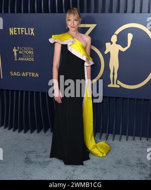 Hannah Leder arrives at the 30th annual Screen Actors Guild Awards on