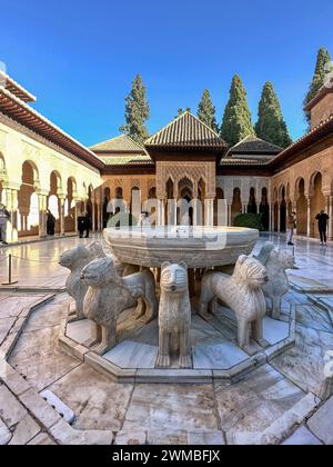 Fuente de los Leones, Alhambra, Granada, Seville Stock Photo