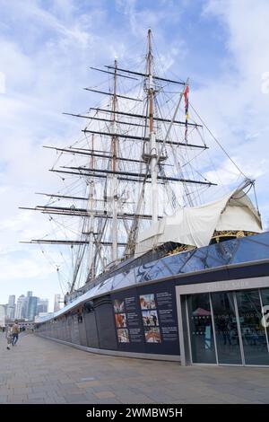 London, UK, 25th February, 2024.  Cutty Sark for Royal Museum Greenwich opens its door to customers on a fine spring Sunday, UK< Europe Credit: glosszoom/Alamy Live News Stock Photo