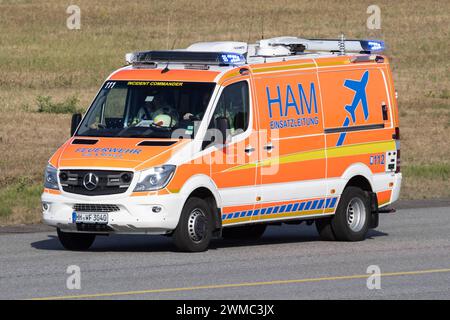 Hamburg Airport: Feuerwehr Hamburg Airport Fire & Rescue HAM Einsatzleitung Incident Commander Hamburg Hamburg Deutschland *** Hamburg Airport Fire Brigade Hamburg Airport Fire Rescue HAM Incident Commander Hamburg Hamburg Germany Stock Photo