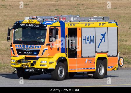 Hamburg Airport: Feuerwehr Hamburg Airport Fire & Rescue HLF 1 Hamburg Hamburg Deutschland *** Hamburg Airport Fire Brigade Hamburg Airport Fire Rescue HLF 1 Hamburg Hamburg Germany Stock Photo