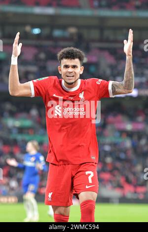 London on Sunday 25th February 2024.Liverpool's Luis Díaz gees the Liverpool crowd up during the Carabao Cup Final between Chelsea and Liverpool at Wembley Stadium, London on Sunday 25th February 2024. (Photo: Scott Llewellyn | MI News) Credit: MI News & Sport /Alamy Live News Stock Photo