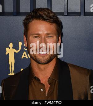 Glen Powell attends the 30th Annual Screen Actors Guild Awards at ...