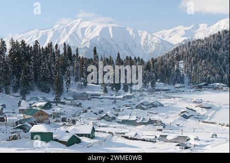 Srinagar, India. 25th Feb, 2024. SRINAGAR, INDIA - FEBRUARY 25: A view of the snow-covered ski resort, Gulmarg, about 55kms from on February 25, 2024 in Srinagar, India. (Photo by Waseem Andrabi/Hindustan Times/Sipa USA ) Credit: Sipa USA/Alamy Live News Stock Photo