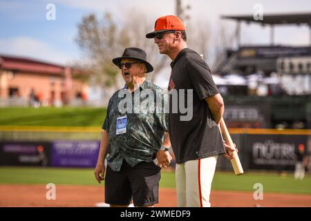 San Francisco Giants manager Bob Melvin pauses in the dugout prior to a ...