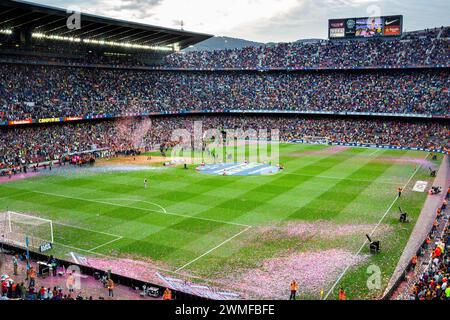 FANS, BARCELONA FC, TITLE CELEBRATION 2015: The pitch is covered in confetti following the victory parade. Barcelona fans at Camp Nou celebrate winning the La Liga title in style. The final game of the La Liga 2014-15 season in Spain between Barcelona FC and Deportivo de La Coruna at Camp Nou, Barcelona on May 23 2015. The Game finished 2-2. Barcelona celebrated winning the championship title and legend Xavi's final home game. Deportiva got the point they needed to avoid relegation. Photograph: Rob Watkins Stock Photo