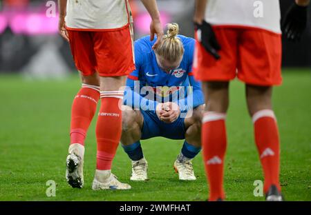 Disappointment for Xaver Schlager (24) RasenBallsport Leipzig RBL FC Bayern FCB players come to consolation, Allianz Arena, Munich, Bavaria, Germany Stock Photo