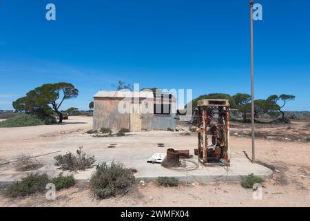Old fuel outlet at Koonalda Homestead, a point of interest along the Eyre Highway, Nullarbor, South Australia, SA, Australia Stock Photo
