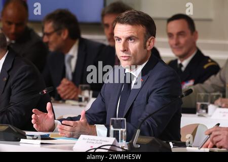 © PHOTOPQR/LE PARISIEN/Fred Dugit ; Paris ; 26/02/2024 ; Politique Palais de l'Elysée (Paris VIIIe), le 26 février 2024 Emmanuel Macron, le Président de la République réunit ce lundi 26 février, au Palais de l'Élysée, plus d'une vingtaine de chefs d'État et de gouvernement ou leurs représentants ministériels, à l'occasion d'une conférence de soutien à l'Ukraine. Photo LP/Fred Dugit Elysee presidential palace in Paris, on February 26, 2024 international conference aimed at strengthening Western support for Ukraine *** Local Caption *** Conférence de soutien à l'Ukraine Stock Photo