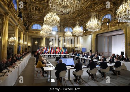 © PHOTOPQR/LE PARISIEN/Fred Dugit ; Paris ; 26/02/2024 ; Politique Palais de l'Elysée (Paris VIIIe), le 26 février 2024 Emmanuel Macron, le Président de la République réunit ce lundi 26 février, au Palais de l'Élysée, plus d'une vingtaine de chefs d'État et de gouvernement ou leurs représentants ministériels, à l'occasion d'une conférence de soutien à l'Ukraine. Photo LP/Fred Dugit Elysee presidential palace in Paris, on February 26, 2024 international conference aimed at strengthening Western support for Ukraine *** Local Caption *** Conférence de soutien à l'Ukraine Stock Photo