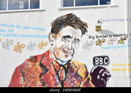 George Orwell at BBC Mural, Southwold Pier, Suffolk, England, UK with Quotes from Classic Books 1984 and Animal Farm Stock Photo