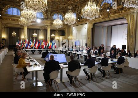 © PHOTOPQR/LE PARISIEN/Fred Dugit ; Paris ; 26/02/2024 ; Politique Palais de l'Elysée (Paris VIIIe), le 26 février 2024 Emmanuel Macron, le Président de la République réunit ce lundi 26 février, au Palais de l'Élysée, plus d'une vingtaine de chefs d'État et de gouvernement ou leurs représentants ministériels, à l'occasion d'une conférence de soutien à l'Ukraine. Elysee presidential palace in Paris, on February 26, 2024 international conference aimed at strengthening Western support for Ukraine *** Local Caption *** Conférence de soutien à l'Ukraine Stock Photo