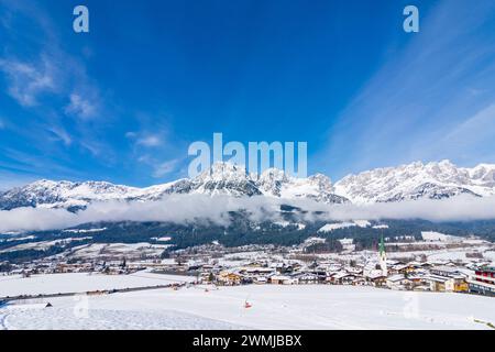 Ellmau: village Ellmau, Wilder Kaiser mountain range, snow in Wilder Kaiser Kaiser Mountains, Tirol, Tyrol, Austria Ellmau Wilder Kaiser Kaiser Mounta Stock Photo