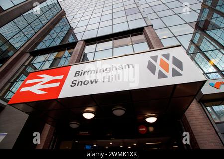 The entrance to Birmingham Snow Hill, one of the main train stations in the City Centre. Snow Hill is near the business district of Birmingham and exits here onto Colmore Row. Stock Photo