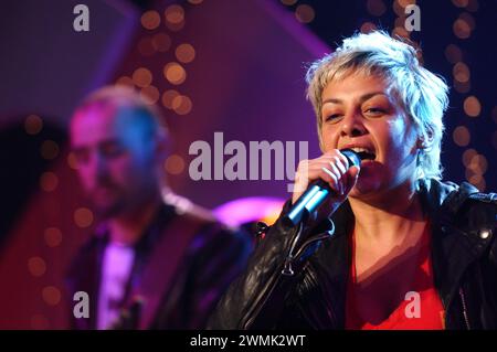 Milan Italy 20/04/2005 : Irene Grandi, Italian singer, during the television show “CD Live 2005” Stock Photo