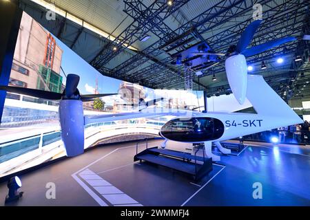 Aerotaxi SK Telecom, von Joby Aviation entwickelt, SK telecom, Messestand, MWC Mobile World Congress, Barcelona, Spanien *** Aerotaxi SK Telecom, developed by Joby Aviation, SK telecom, exhibition stand, MWC Mobile World Congress, Barcelona, Spain Stock Photo