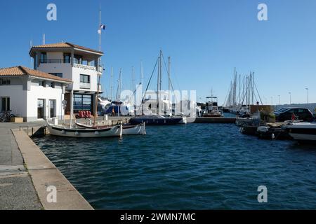 La ville de plaisance de Saint Raphaël se situe dans le département du Var. En hiver, la ville bénéficie d'un climat très doux. Stock Photo