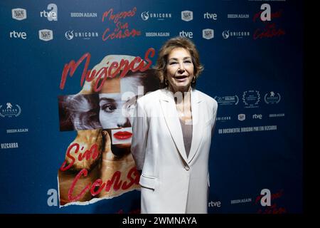 Ana Rosa Quintana attends the photocall for Las Top 100 Mujeres Líderes En  España at the Royal Theater in Madrid. (Photo by Atilano Garcia / SOPA  Images/Sipa USA Stock Photo - Alamy