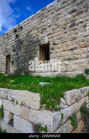 Khirbat Hanut - Ruins of the Khan. Remains of a 14th century roadside inn (Khan) on the old Roman road that served passengers and pilgrims from the co Stock Photo