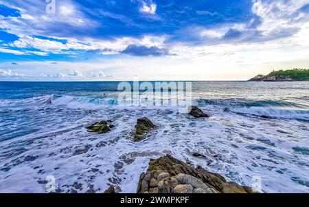 Extremely Beautiful Huge Big Surfer Waves On The Beach In Zicatela Puerto Escondido Oaxaca Mexico. Stock Photo