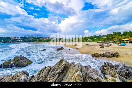 Extremely Beautiful Huge Big Surfer Waves On The Beach In Zicatela Puerto Escondido Oaxaca Mexico. Stock Photo