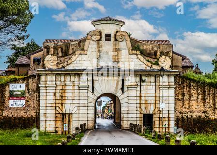 Porta Aquileia, one of the three city gates, planned city with a star-shaped layout, Palmanova, Unesco World Heritage Site, Friuli, Italy, Palmanova Stock Photo